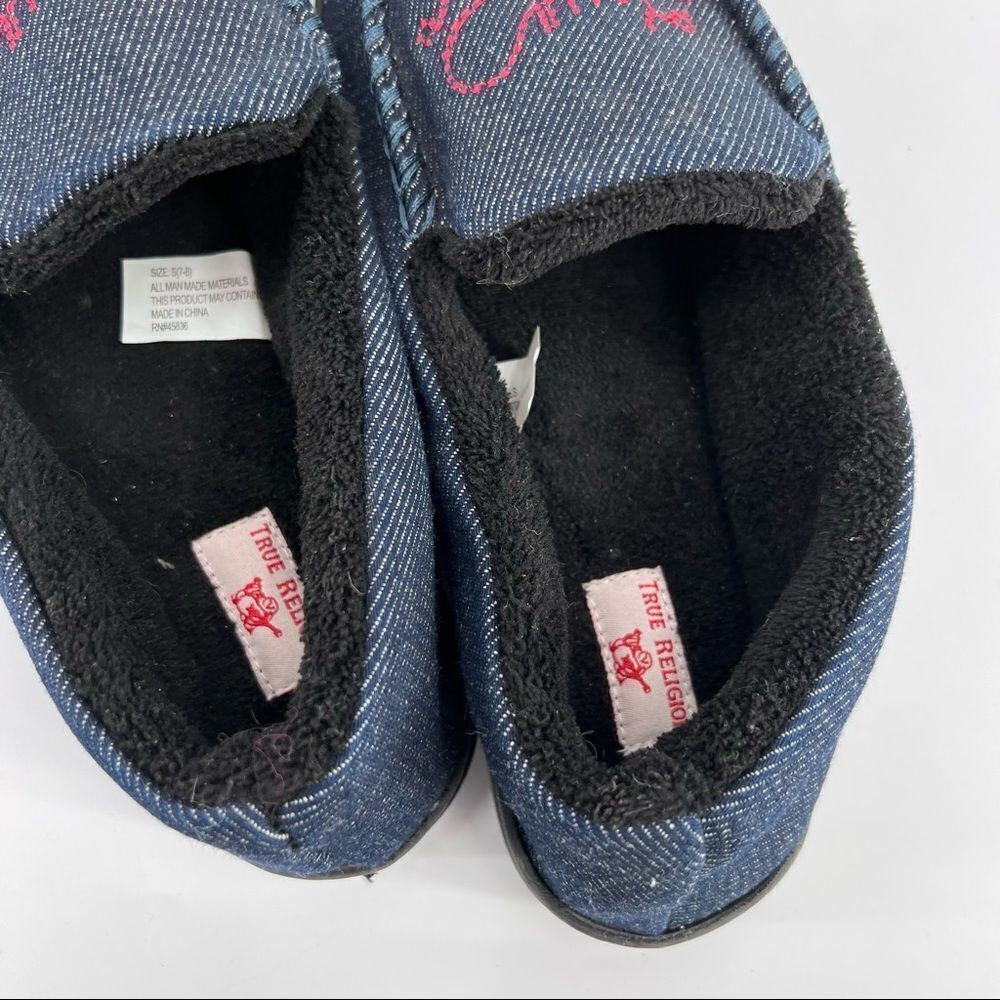 NWOT True Religion Slippers, Denim, Size small 7-8 spell out - Picture 6 of 10